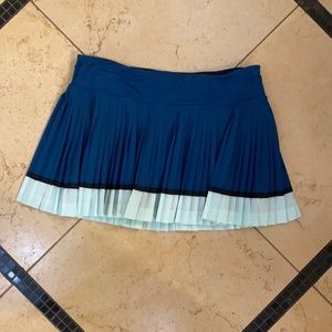Lululemon size 6 pleated tennis skirt
